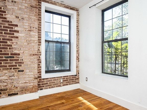4th image of 506 Warren St #4