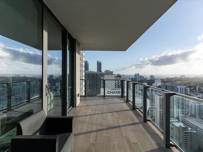 88 SW 7th St APT 3302, Miami, FL, 33130