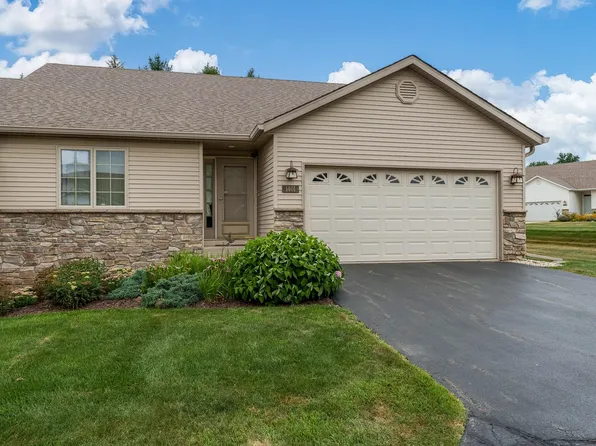 1401 Stone Bridge Xing, Rockford, IL 61108