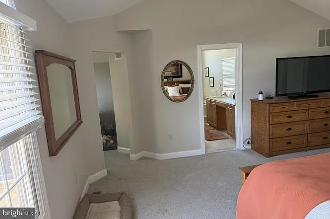 88 Granville Way — Photo 31