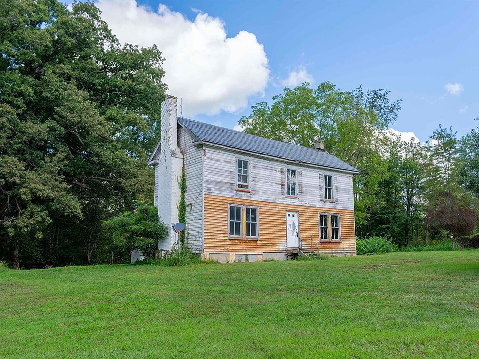 1st image of 155 Roachs Ln