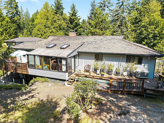3rd image of 2357 Mountain View Drive SE