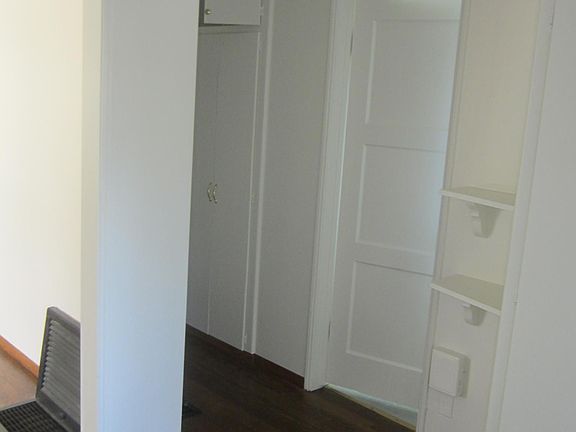 4th image of 300 N Florence St