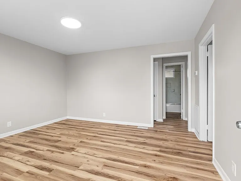895 W Sharpe Ave #A — Photo 6