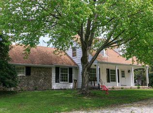 11605 Valley View Rd, Anchorage, KY 40223