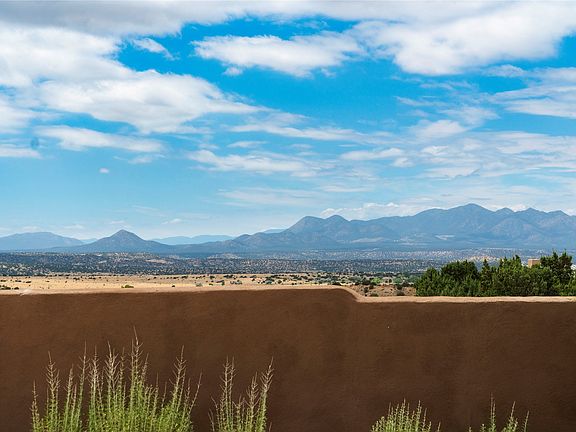 3rd image of 29 Camino San Cristobal