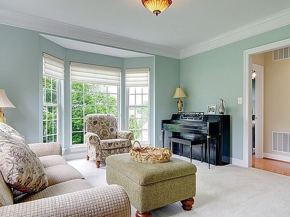 Stunning formal living room w/crown molding