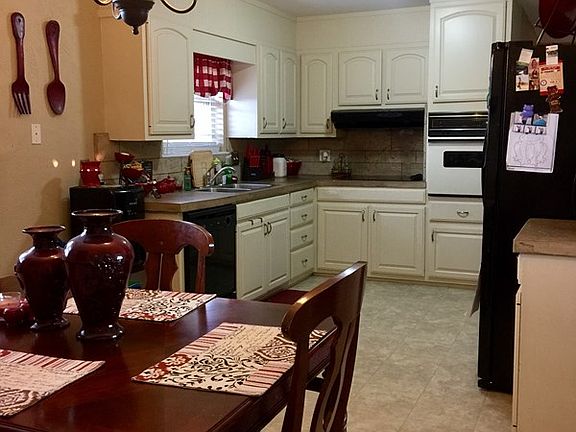 4th image of 1100 Crescent Dr