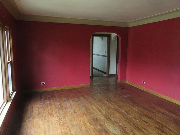 3rd image of 9061 Parkside Ave