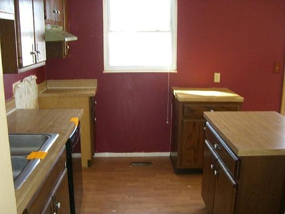 5th image of 1400 Loch Loman Way
