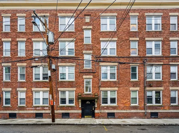 65 Palmer St APT 3, Salem, MA 01970