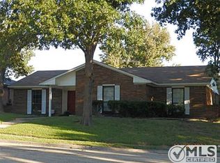 714 Angle Ridge Cir, Garland, TX 75043