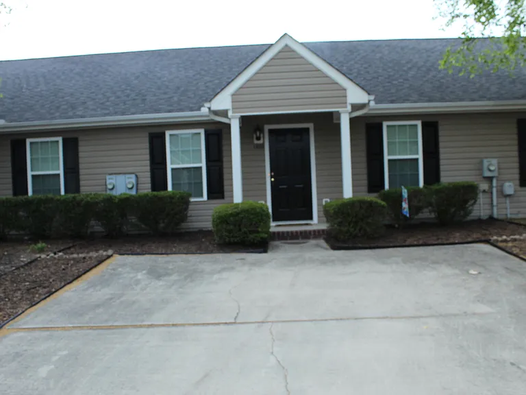 1802 Honeysuckle Way — Photo 11