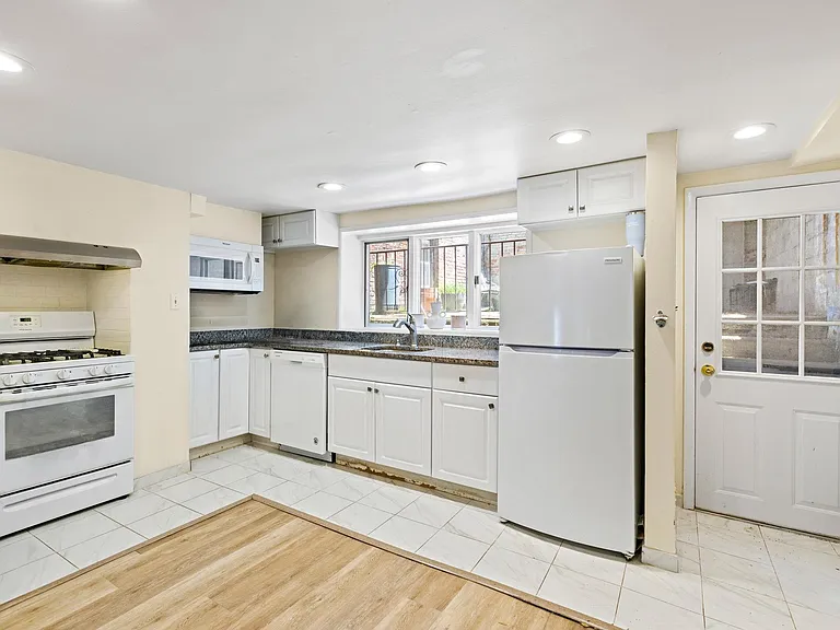 645 Garden St #1 — Photo 6
