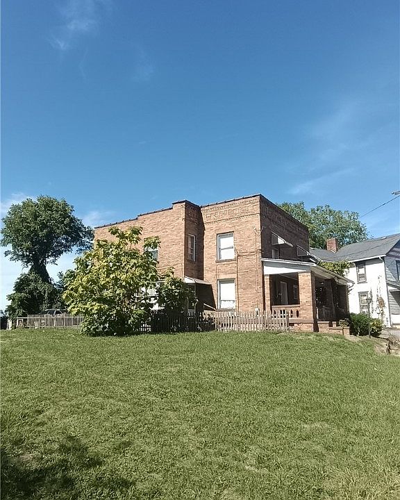 2nd image of 514 Pearson St