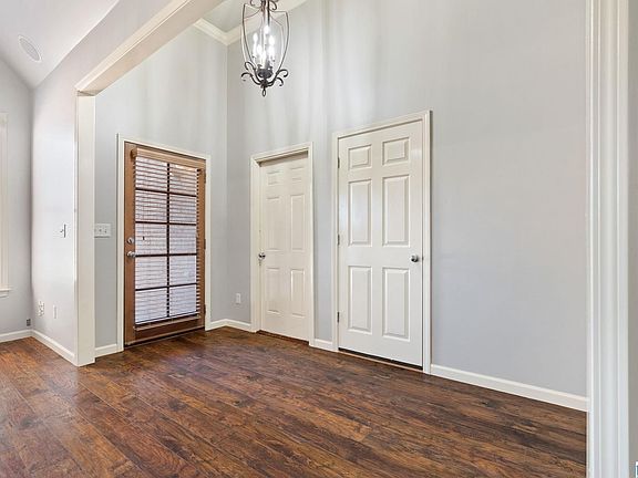 2nd image of 2311 Abbeyglen Cir