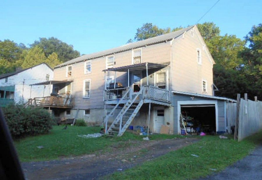 2nd image of 2413-2415 Lake St