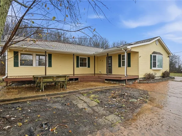 16320 Leggett Rd, Montville, OH 44064