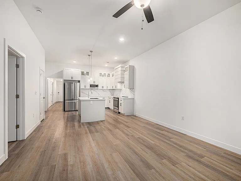 3726 NW 93rd St — Photo 3