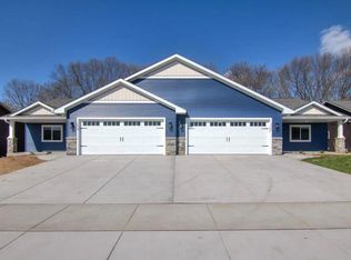 703 Sequoia Dr, Altoona, WI 54720