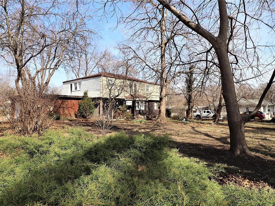 1st image of 2815 E 25th St