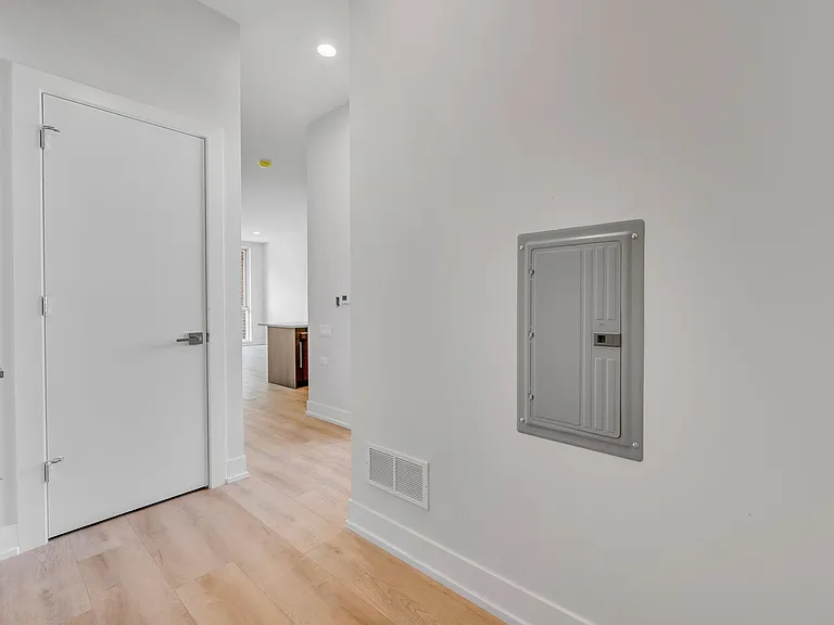 2928 W Medill Ave #508 — Photo 14