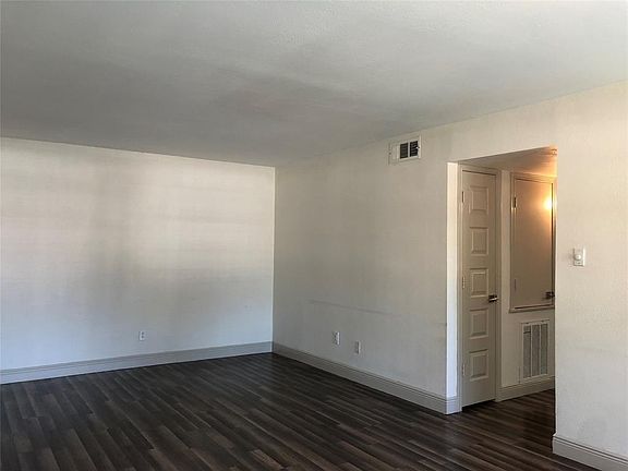 5th image of 12633 Memorial Dr APT 11