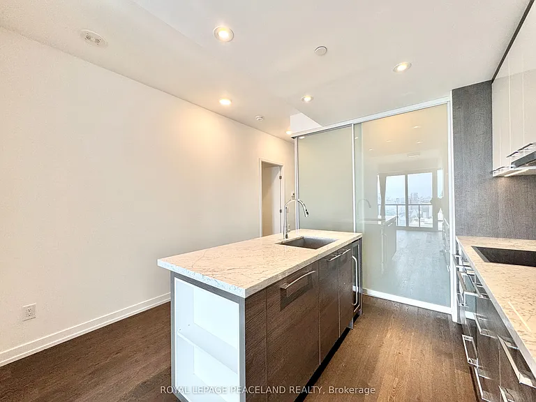 488 University Ave #2601 — Photo 5