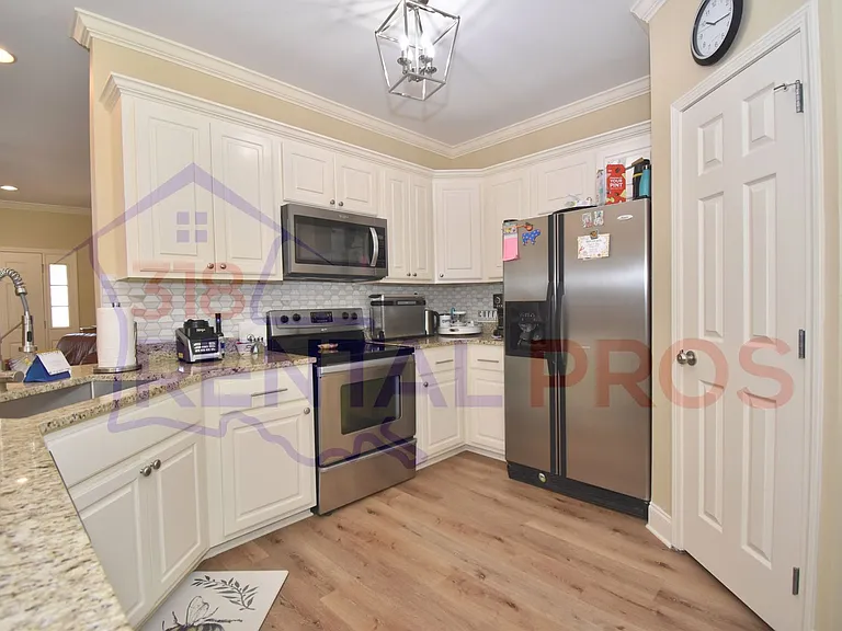 1119 Lisa Ln — Photo 8