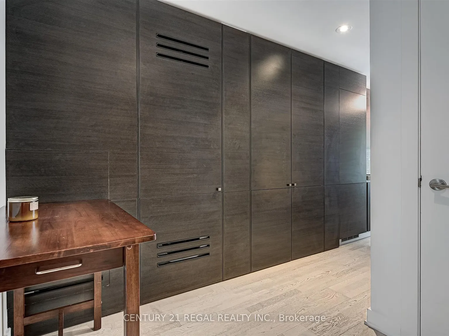 Thompson Residences — Photo 4