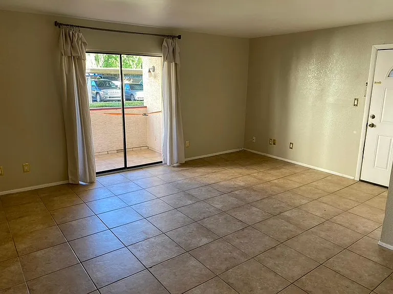 4211 E Palm Ln #106 — Photo 6