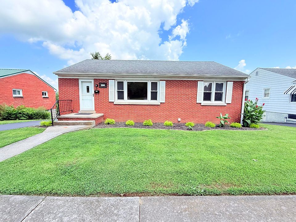 1st image of 320 Creekview Dr