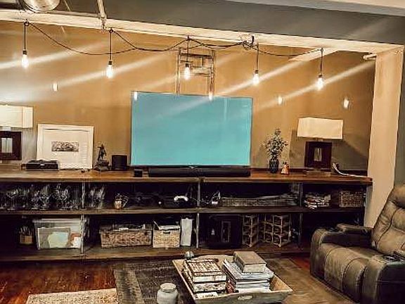 5th image of 700 Church St APT 908