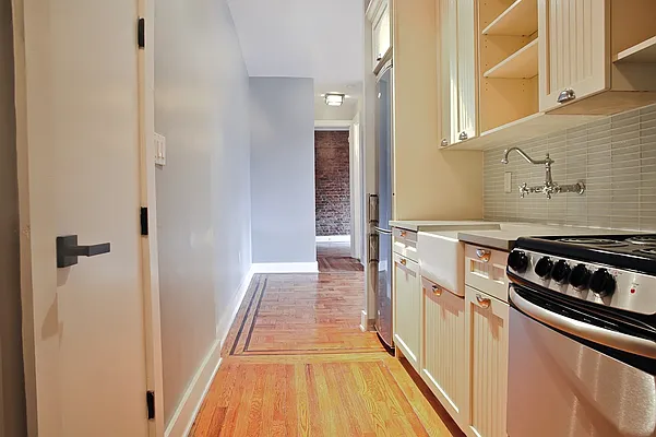 Rented by Gold-Stone Realty | media 8