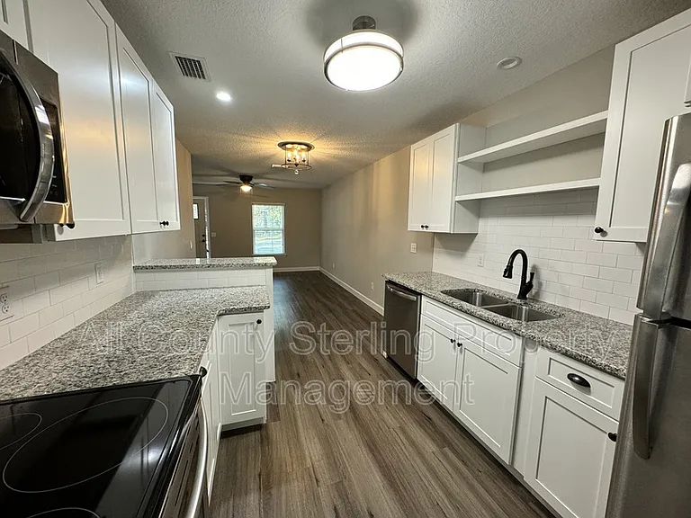 217 SW Tigerview Gln #2 — Photo 5