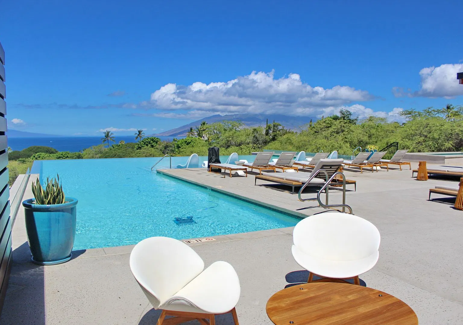 Rare Opportunity -4 Bedroom 3.5 Bathroom Penthouse at La'i Loa in Wailea — Photo 2