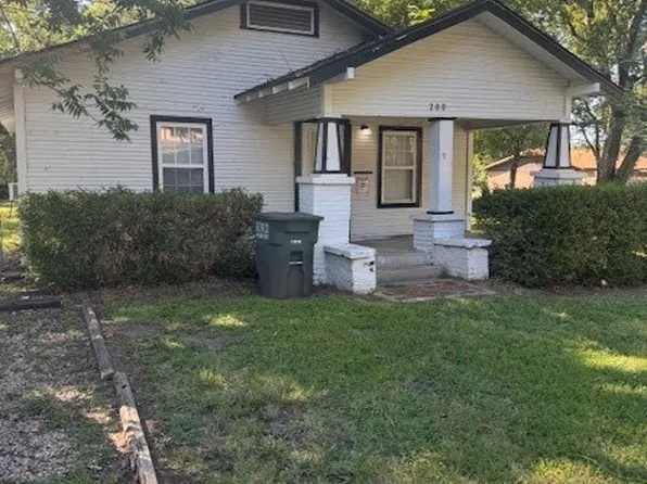 200 S 12th Ave, Madill, OK 73446