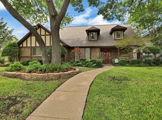 5 Lundys Ln, Richardson, TX 75080
