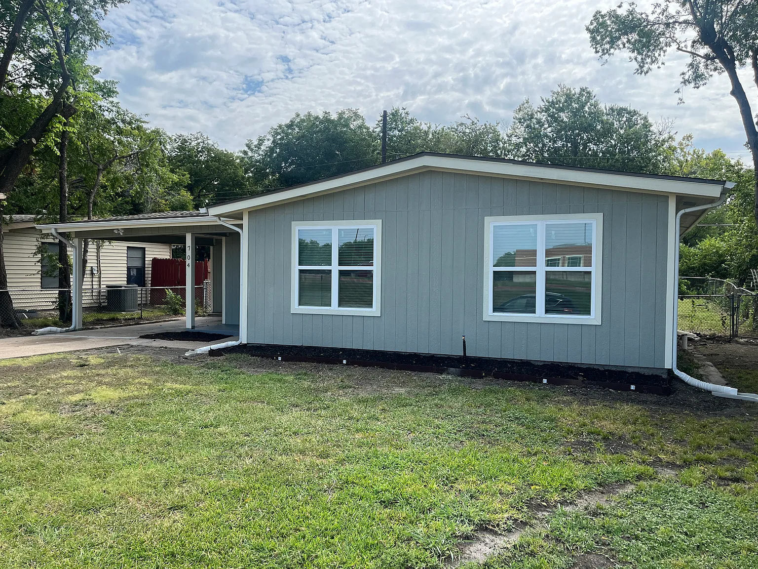 3 bed, 891 sqft, $1,650 — Photo 2