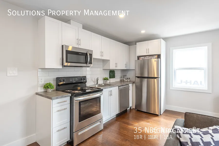 35 Niagara St — Photo 2