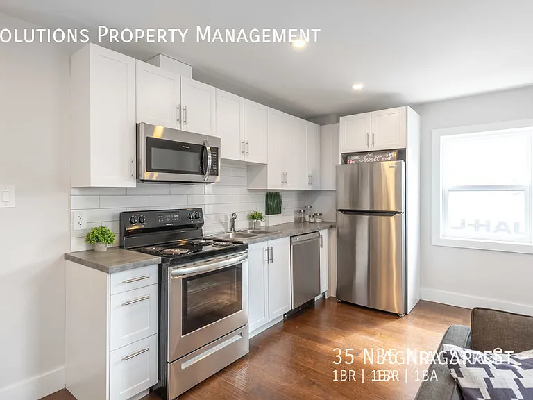 35 Niagara St #3 — Photo 2