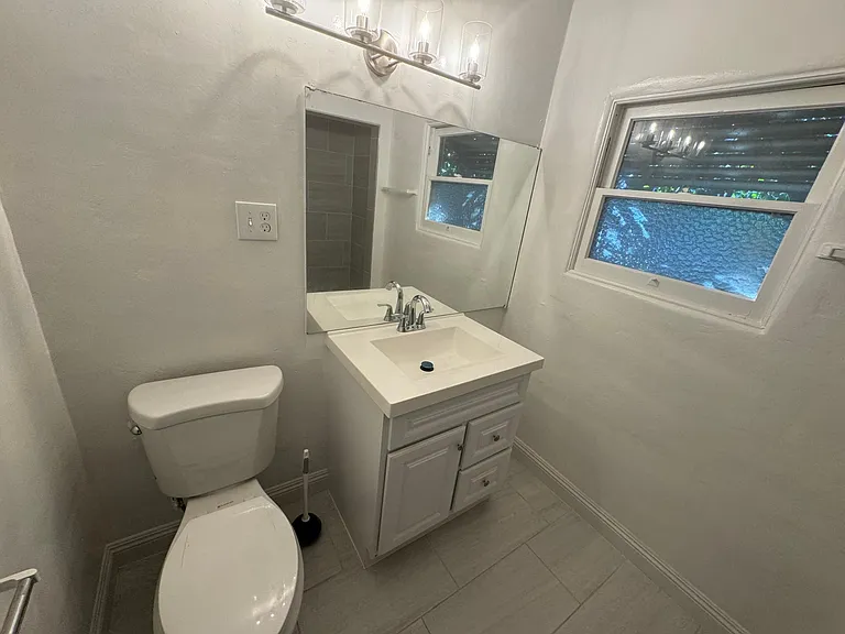 769 E Monterey Ave — Photo 11