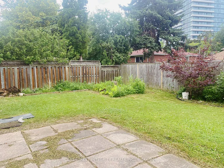 21 Kingslake Rd #1&2 — Photo 20