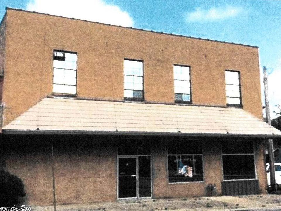 1st image of 305 Broadway St