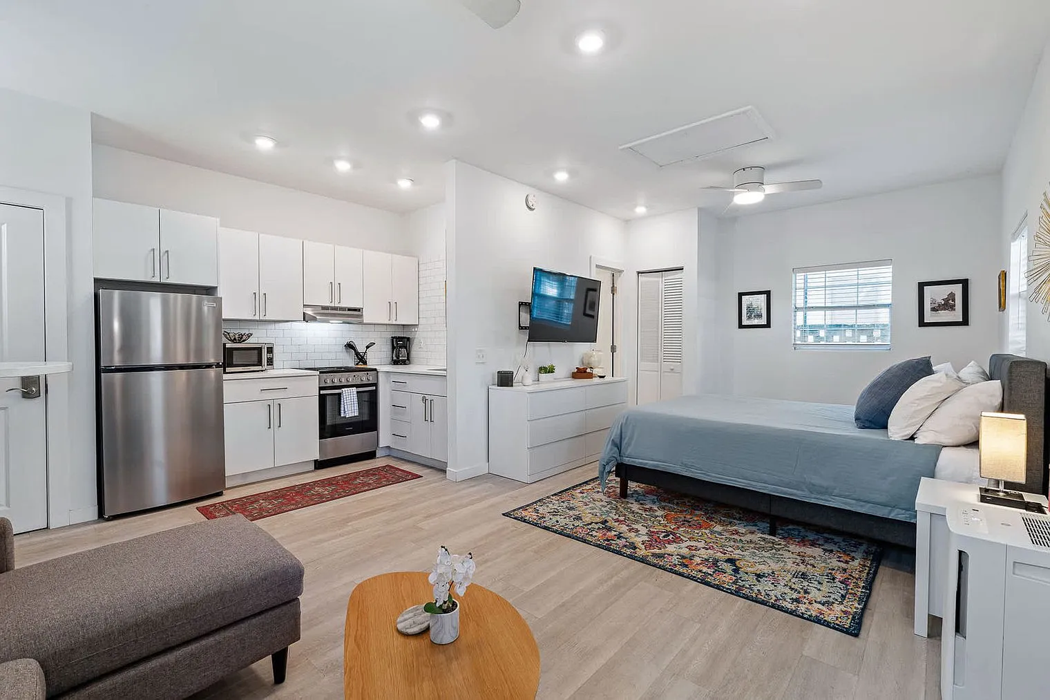 Studio, 1.0 bath, 344 sqft, $2,212 — Photo 4