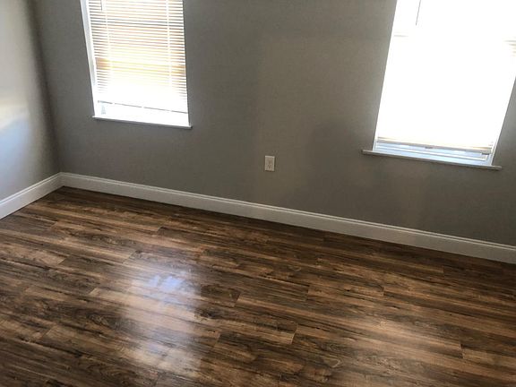 2nd image of 2553 N Myrtlewood St