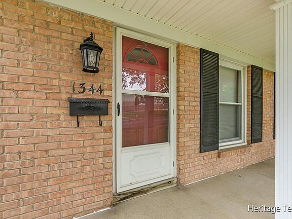 5th image of 1344 Burke Ave NE