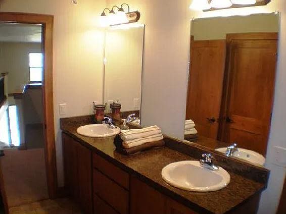1st image of 1370 NW 18th St #206