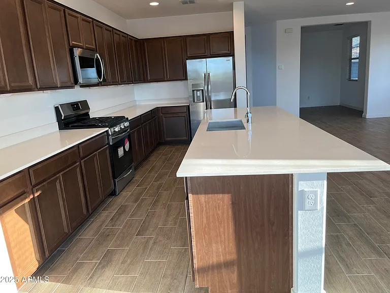 9426 W Sells Dr — Photo 7