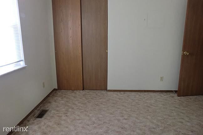 16 Bedroom 2 12-28-11